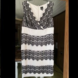 Melrose 16W sleeveless dress